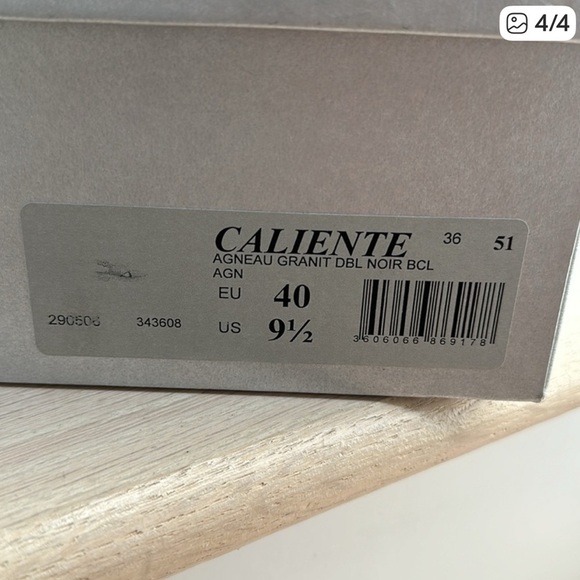 Robert Clergerie gray leather sandal. Caliente
Size 40 European. 9.5 US - Picture 5 of 7